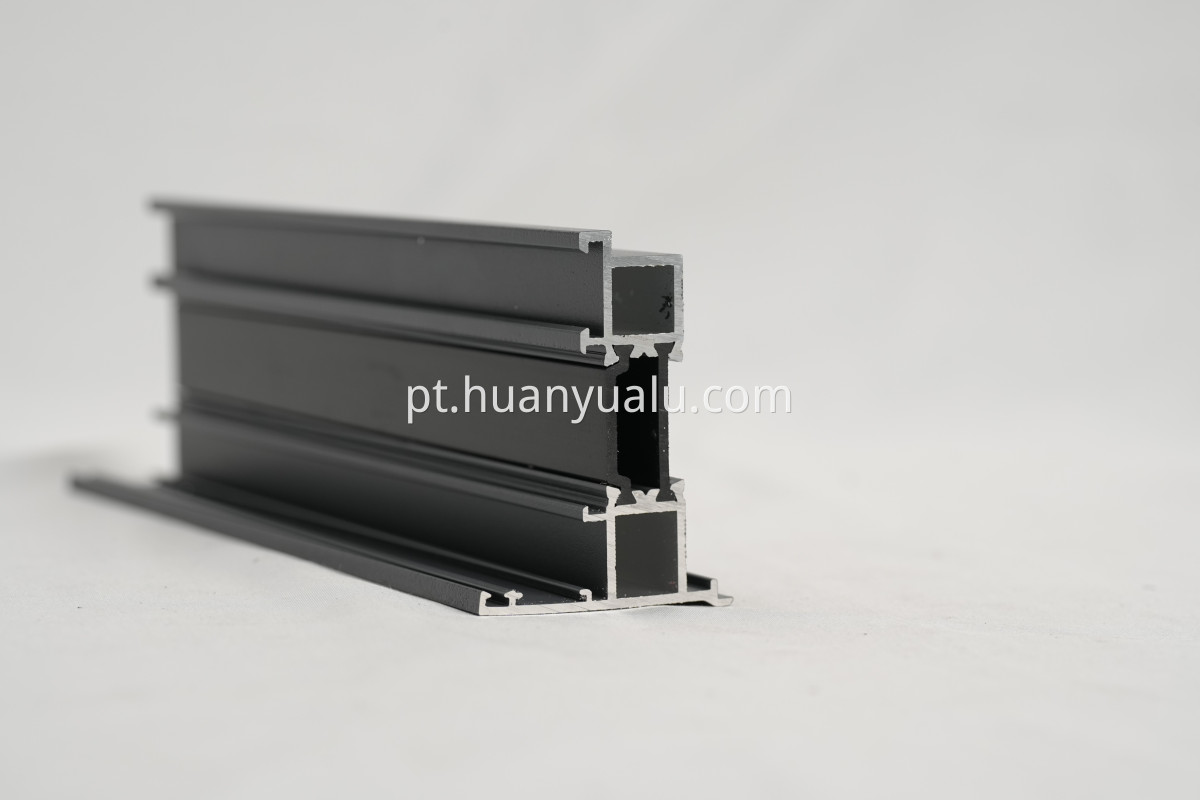 Thermal insulation profiles